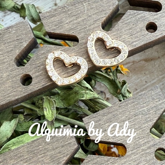 Gold Stud Earrings - Picture 1 of 1